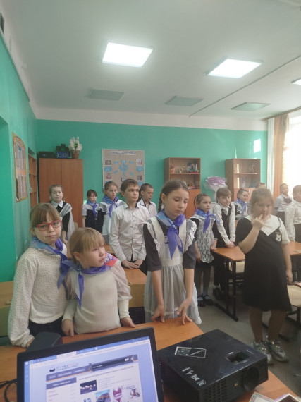 «Герои никогда не умирают, герои в нашей памяти живут!».