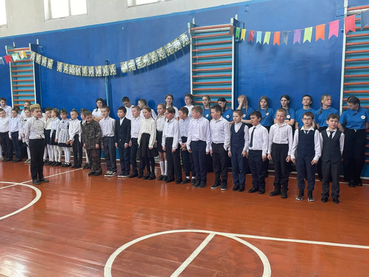 «Смотр строя и песни».